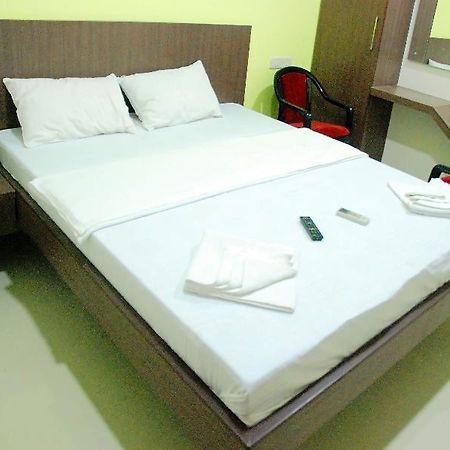 Hotel Pon Amutha Karūr Buitenkant foto